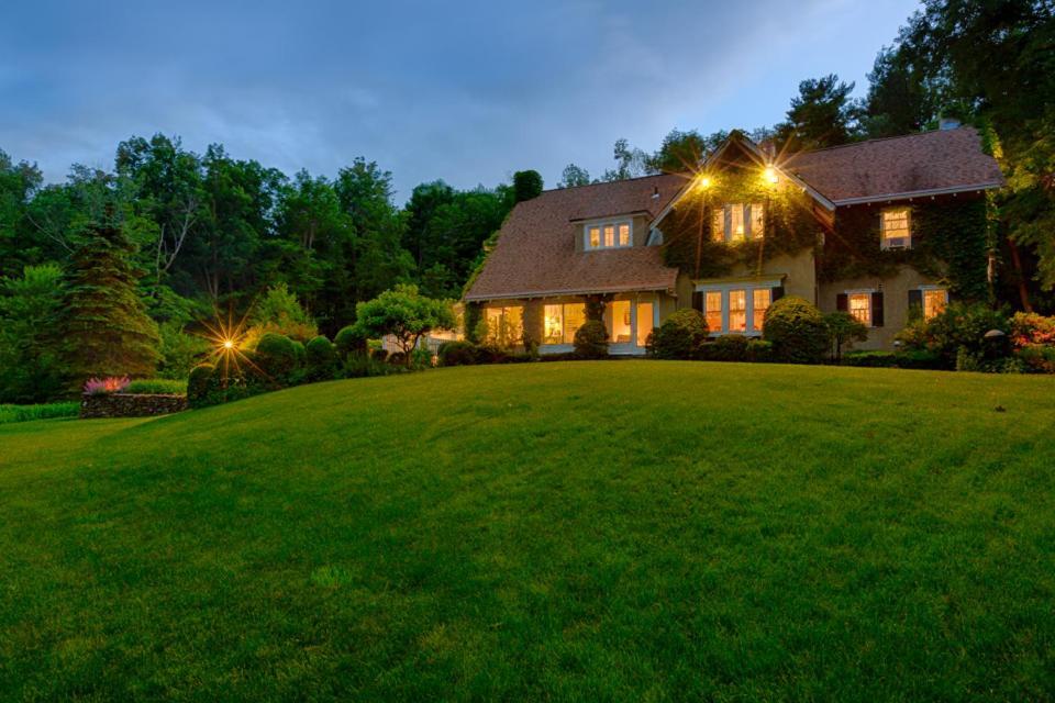 Howarth House Bed And Breakfast フィッチバーグ エクステリア 写真