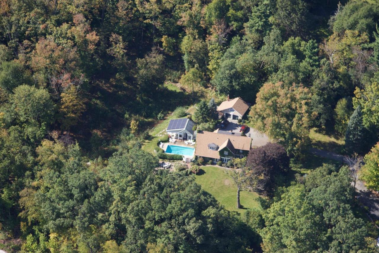 Howarth House Bed And Breakfast フィッチバーグ エクステリア 写真