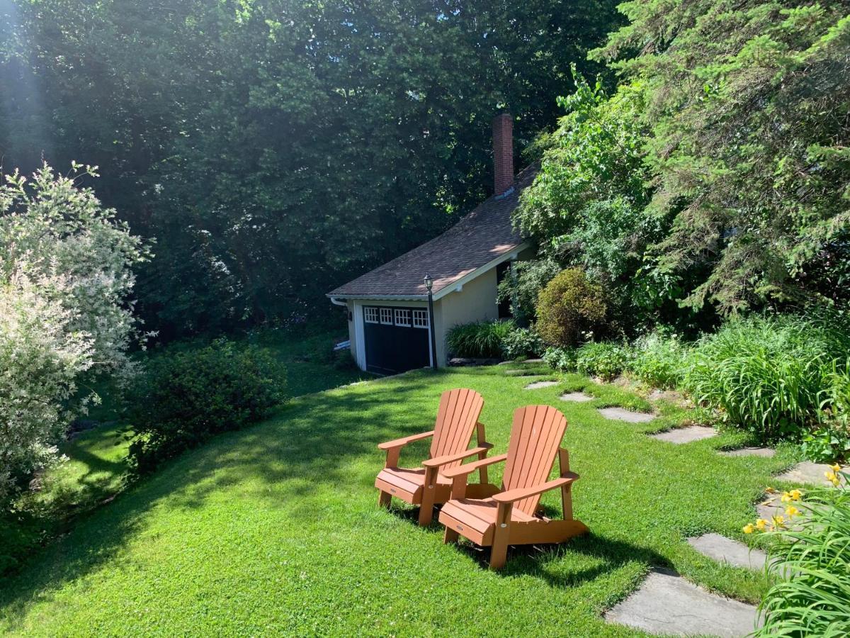 Howarth House Bed And Breakfast フィッチバーグ エクステリア 写真