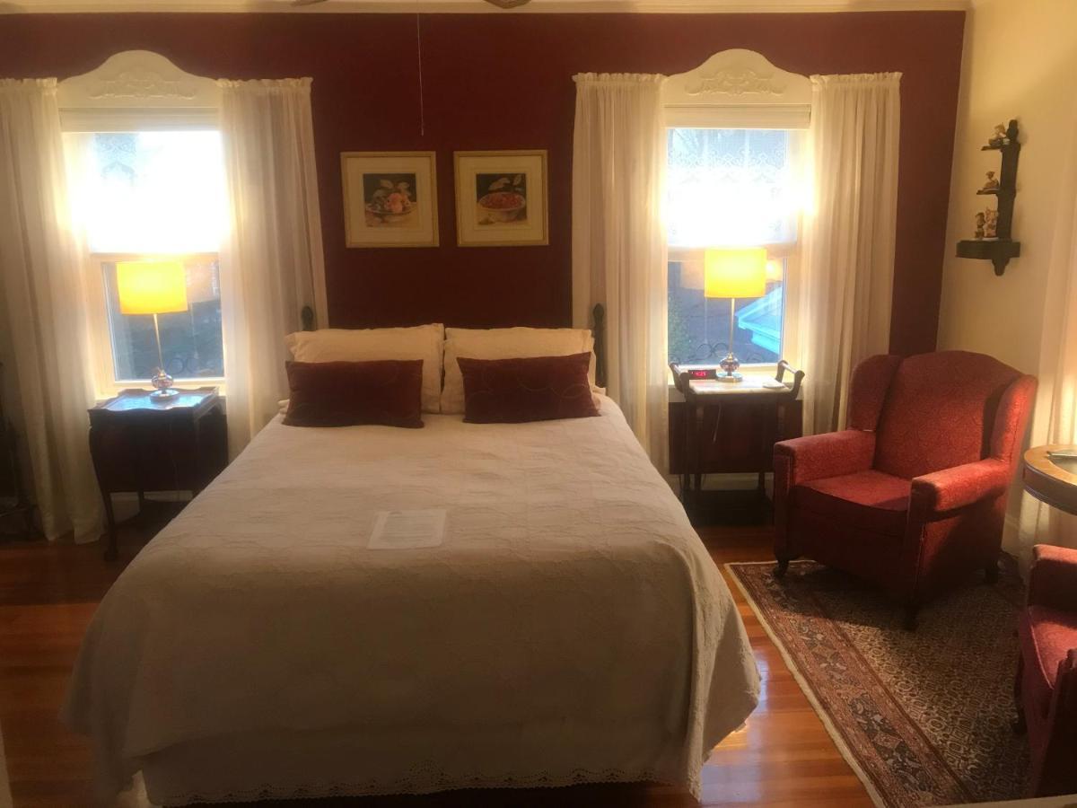 Howarth House Bed And Breakfast フィッチバーグ エクステリア 写真